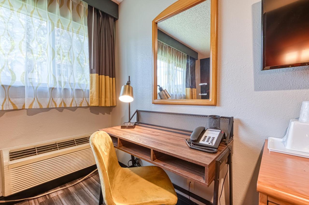 La Mirage - Hollywood Hotel *
